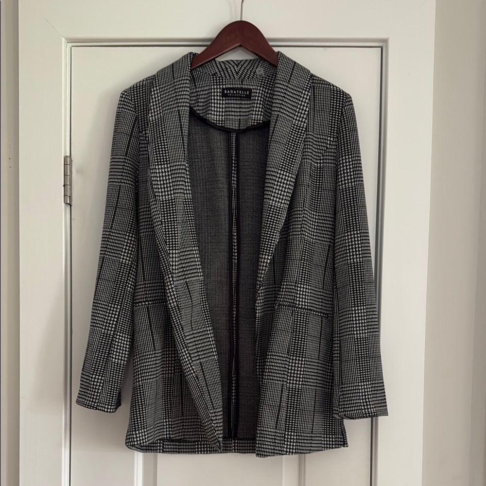 Bagatelle Black and White Blazer Classic Suit Jacket